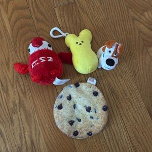 Lot of 3 Plush Figures plus cookie zip pocket